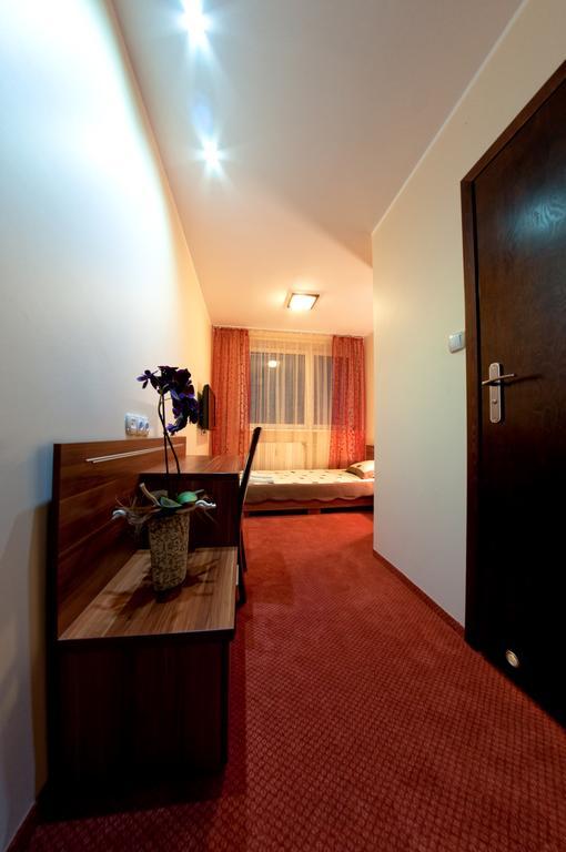 Hotel-24 Płock エクステリア 写真