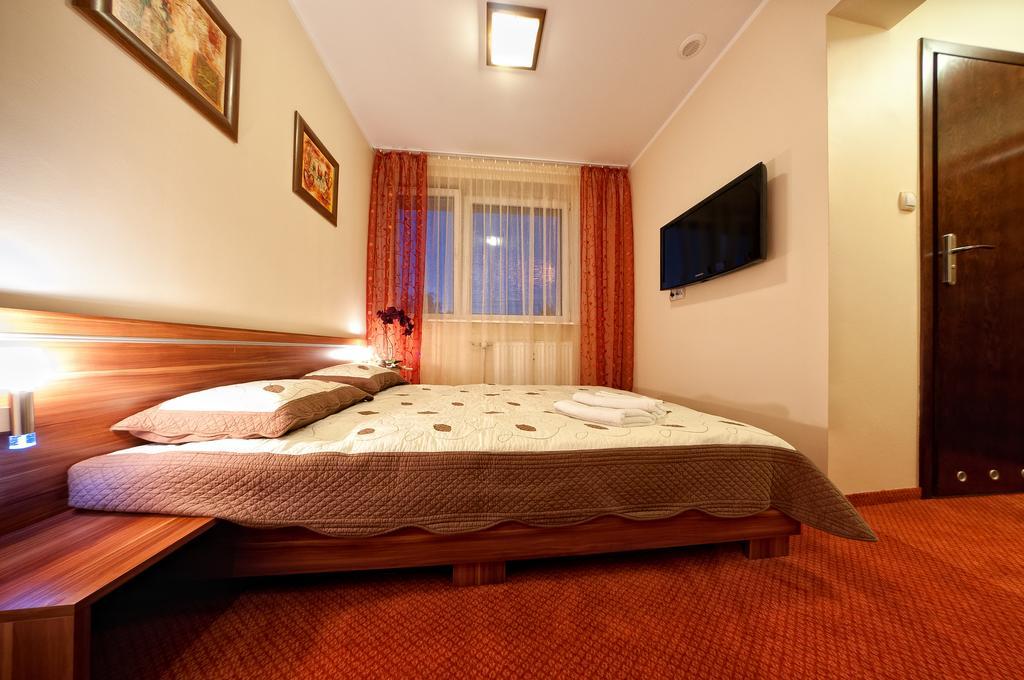 Hotel-24 Płock エクステリア 写真