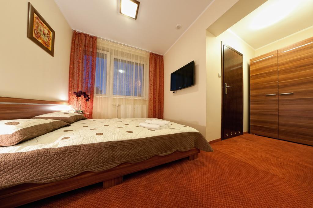 Hotel-24 Płock エクステリア 写真