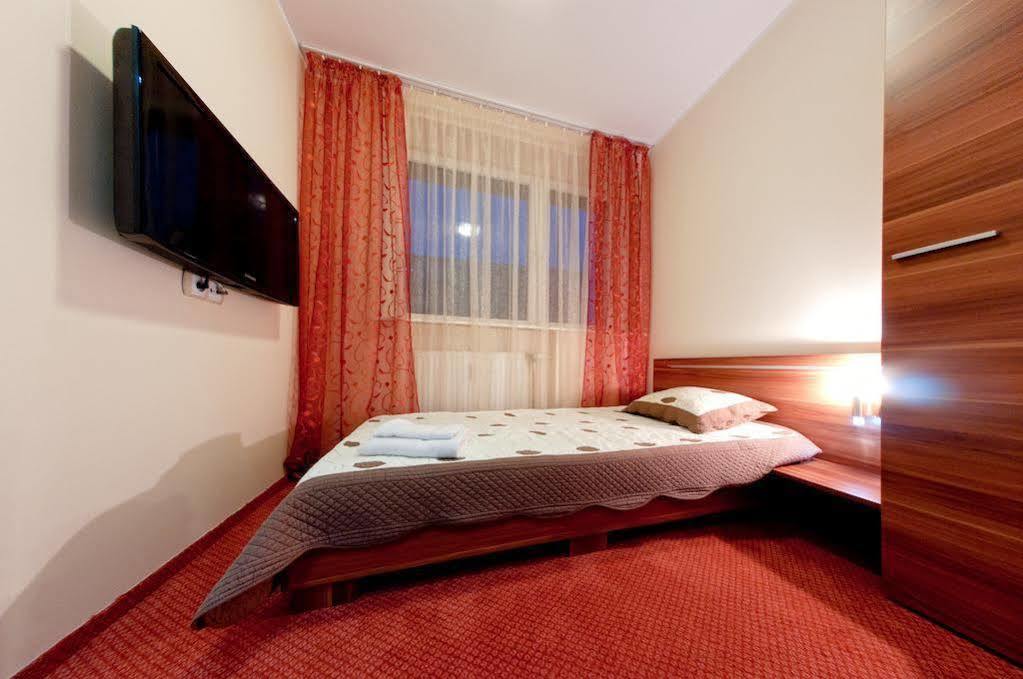 Hotel-24 Płock エクステリア 写真
