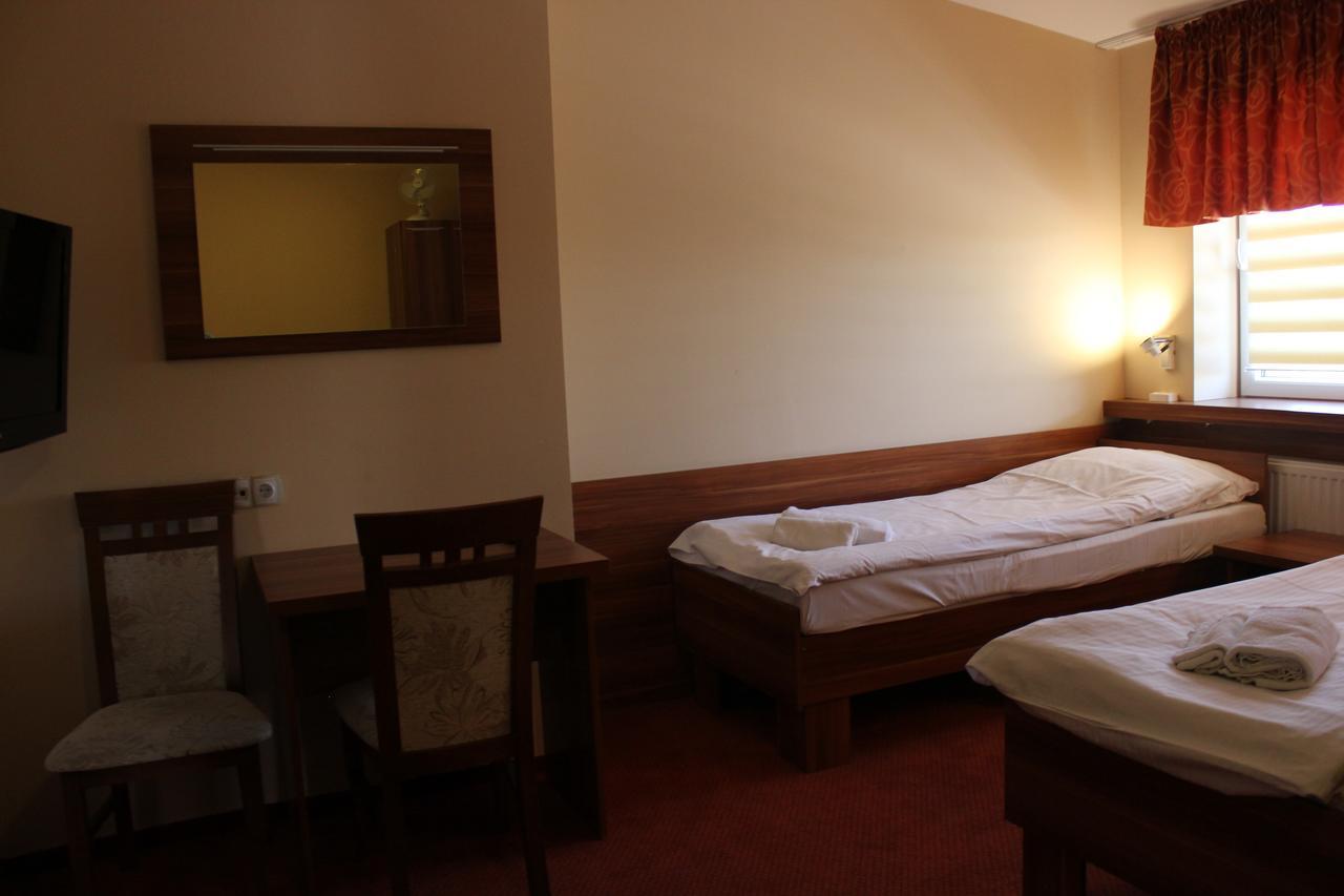 Hotel-24 Płock エクステリア 写真